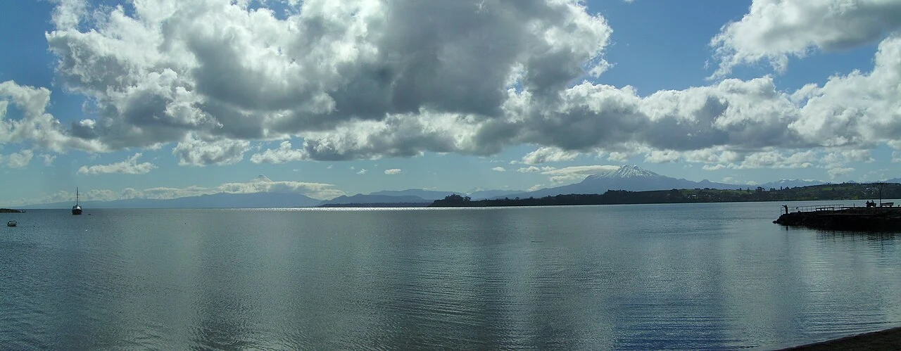 Paisaje del lago Llanquihue en Puerto Varas